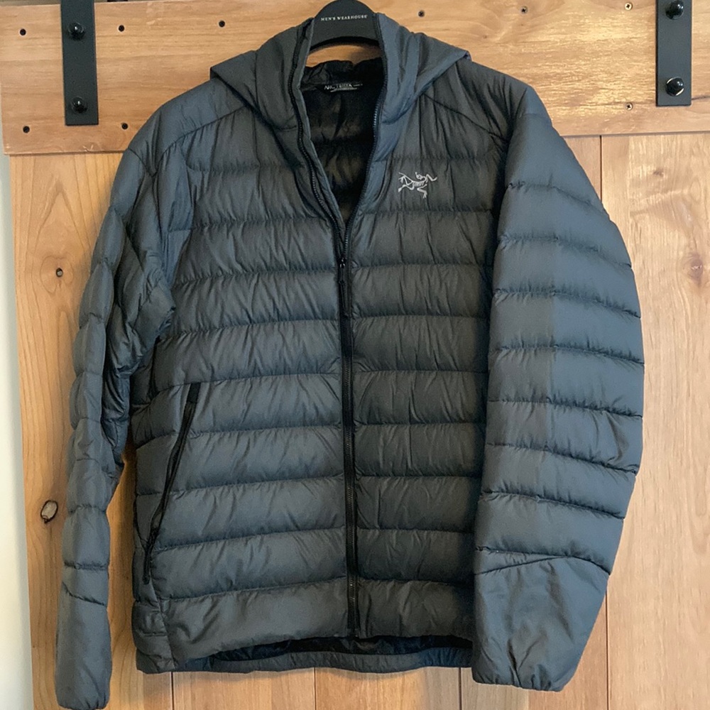 Arcteryx Hooded Puffer Jacket w/ Packing Sleeve Size L